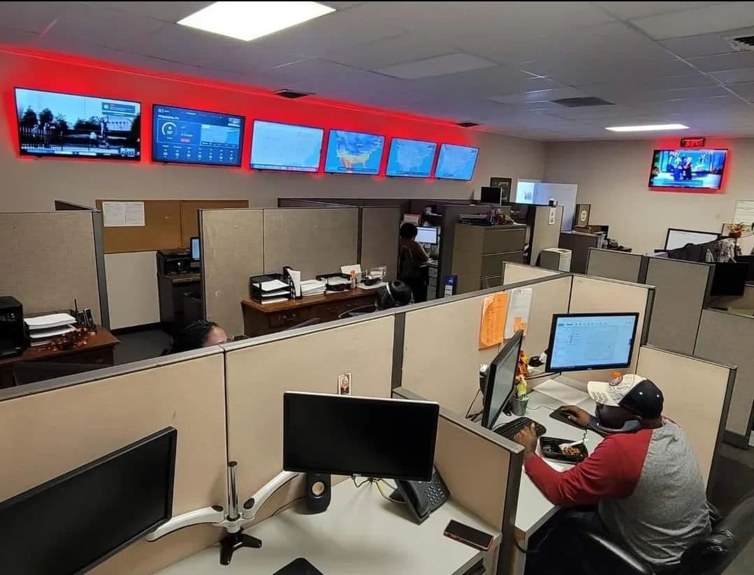 Interstate Fleet Services live dispatch center